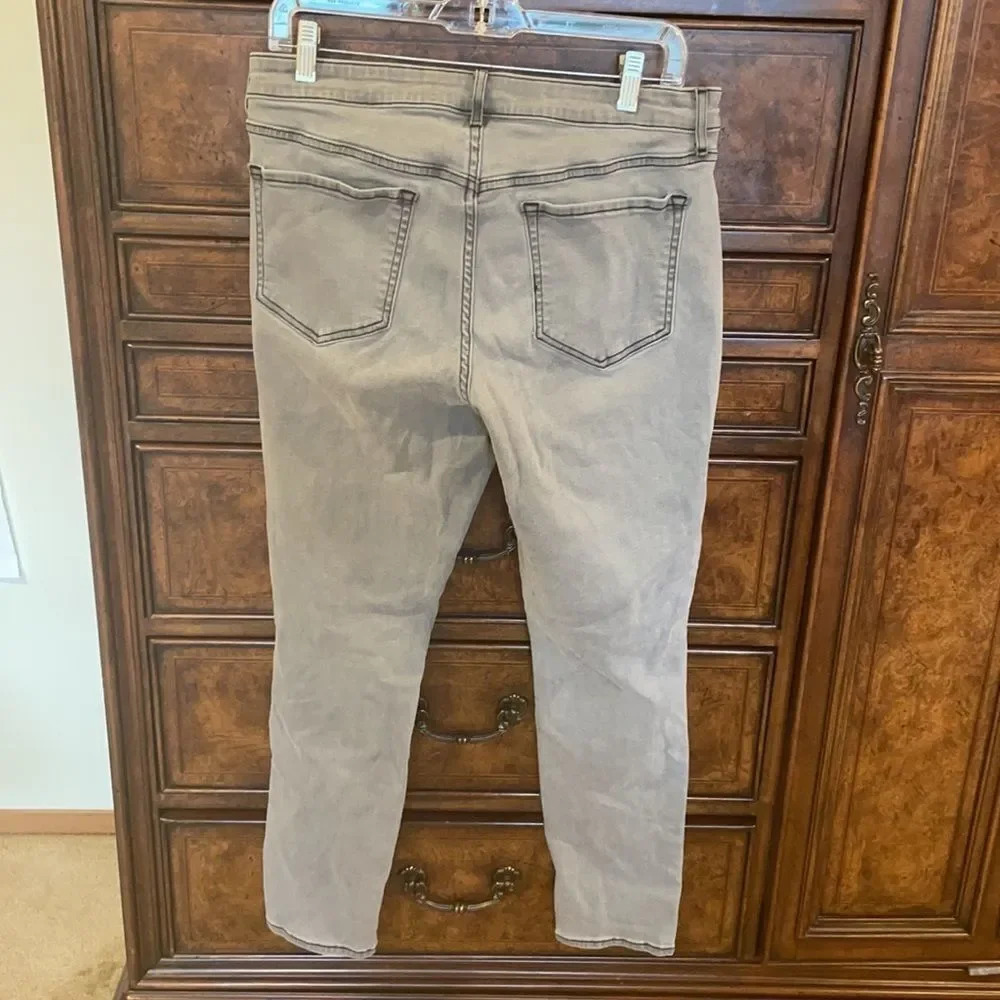 Old Navy Rockstar Mid Rise gray jeans - Picture 8 of 11